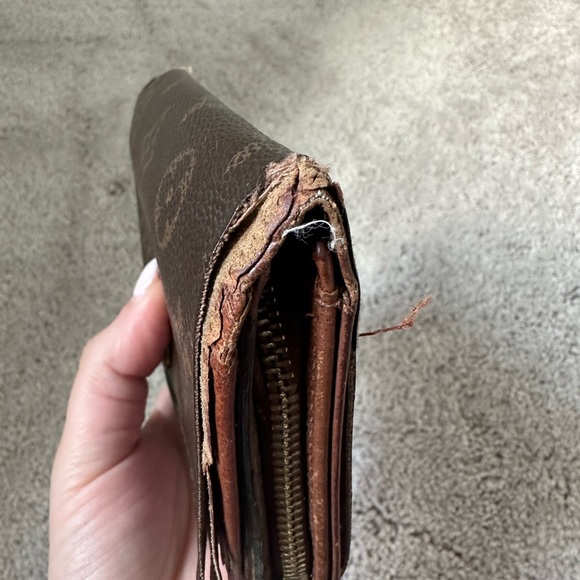 Louis Vuitton Monogram Tressor Wallet - Picture 8 of 14